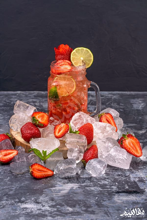 عصير الليمون والفراولة والعسل للبشرة الدهنية عصير الليمون والفراولة والعسل للبشرة الدهنية