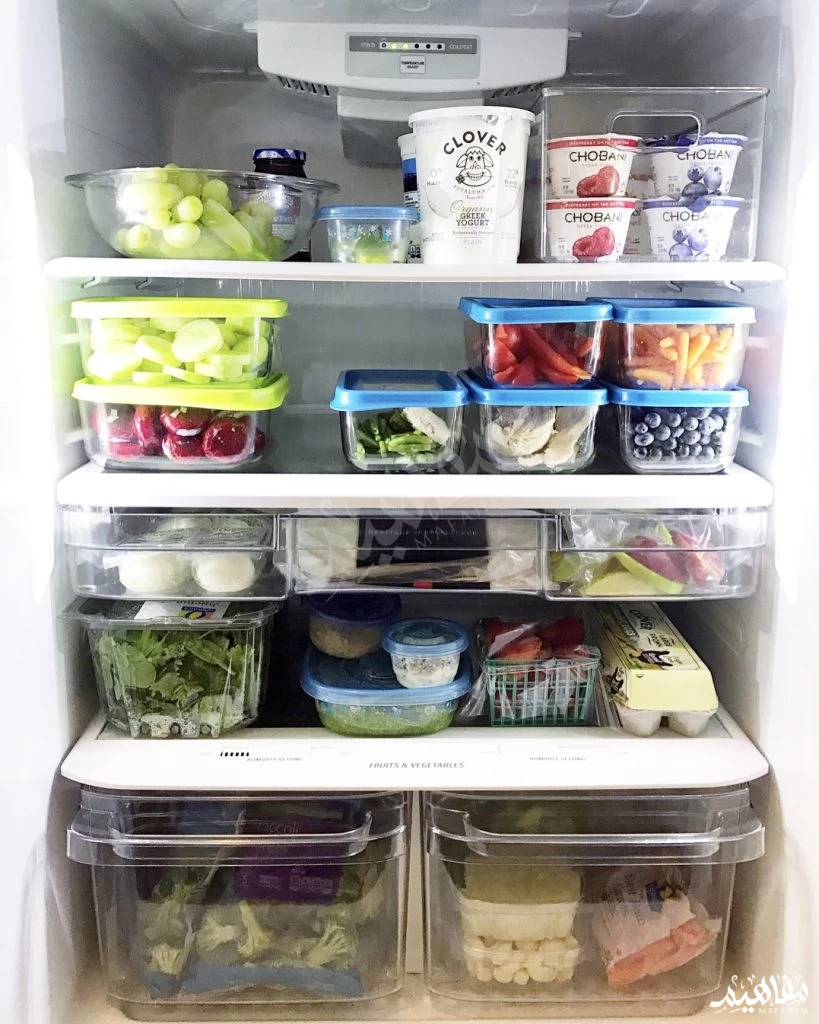 Cleaning and arranging the refrigerator Cleaning and arranging the refrigerator