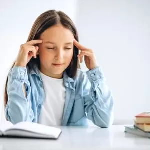 تأثير تقنية التعلم عن بعد على قلق الإمتحانات والتحصيل الدراسي تأثير تقنية التعلم عن بعد على قلق الإمتحانات والتحصيل الدراسي